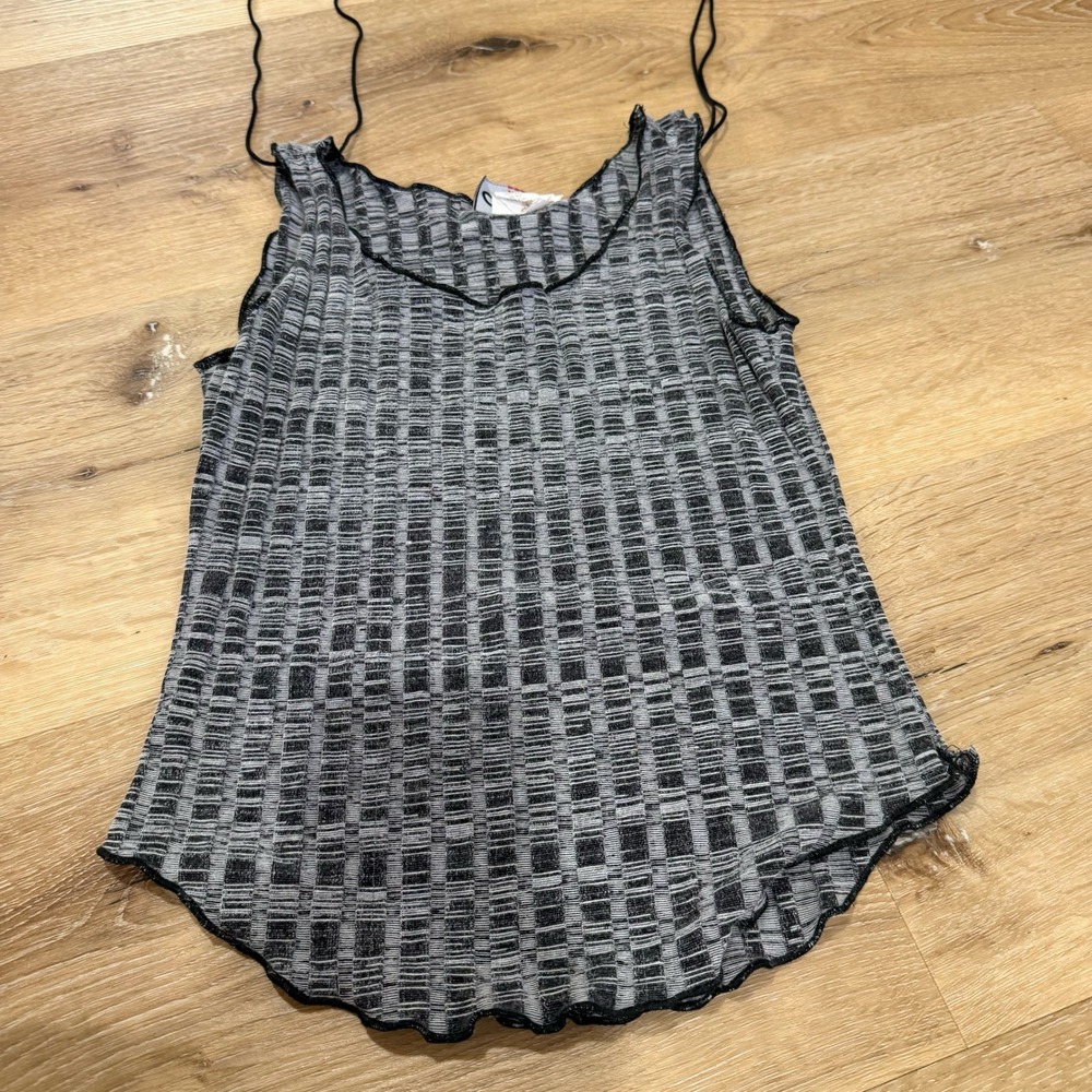 Vtg Cute Girl USA Black White Textured Knit Cami Tank Top Lettuce Edge Medium